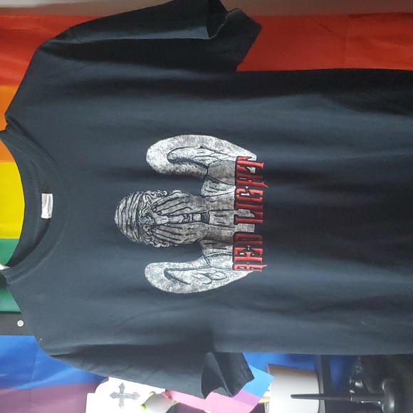 Red Light Green Light Graphic Tee - Picture 1 of 2